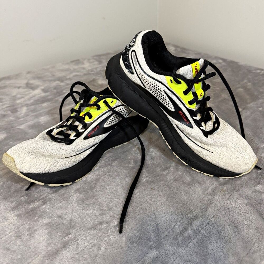 Brooks Trace 2 Women’s Mesh Lace-Up Low Top Running Sneaker White/Black/Yellow